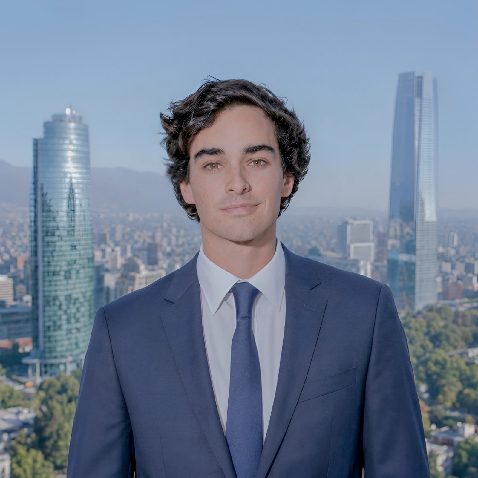 Pablo Vidal, abogado junior de Naveillan & Asociados